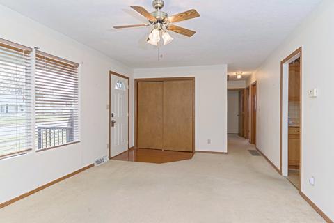 809 Parmon Rd, Bloomington, IL 61701 photo 3