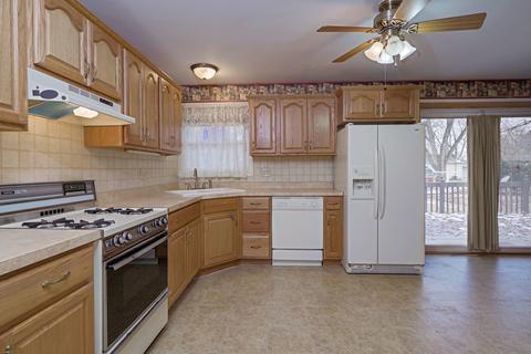 809 Parmon Rd, Bloomington, IL 61701 photo 4