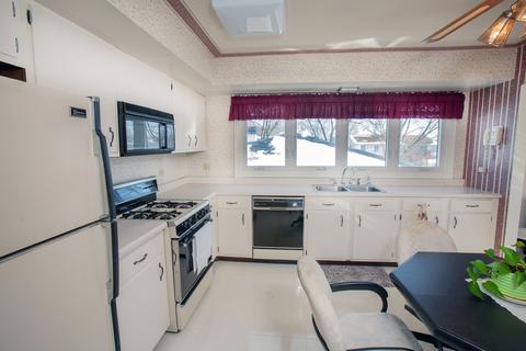 1265 Blair Ln, Hoffman Estates, IL 60169 photo 4