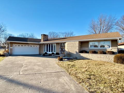 529 Cedar Ln, Arthur, IL 61911 photo 1