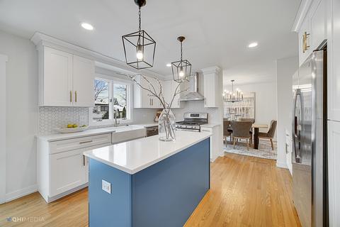 2132 N Summit St, Wheaton, IL 60187 photo 9