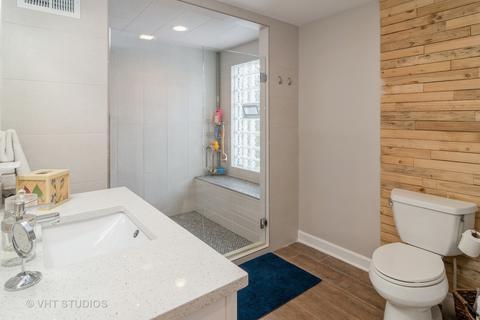 968 S Spring Rd, Elmhurst, IL 60126 photo 12