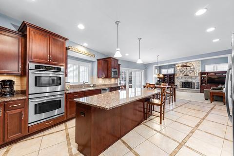 1088 Johnson Dr, Naperville, IL 60540 photo 15