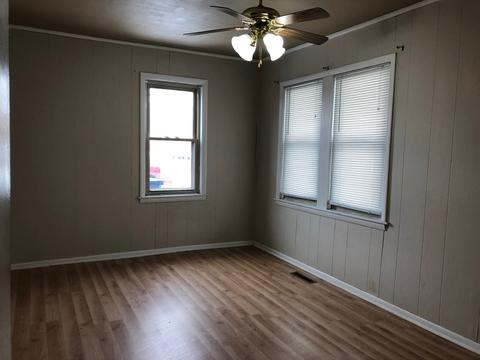 1712 Prospect Ave, Peru, IL 61354 photo 9