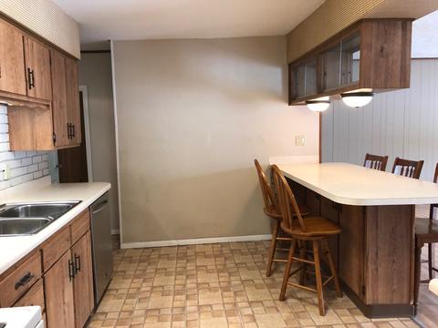 1712 Prospect Ave, Peru, IL 61354 photo 5