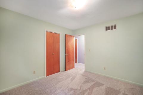 2463 550e # -b, Dewey, IL 61840 photo 19