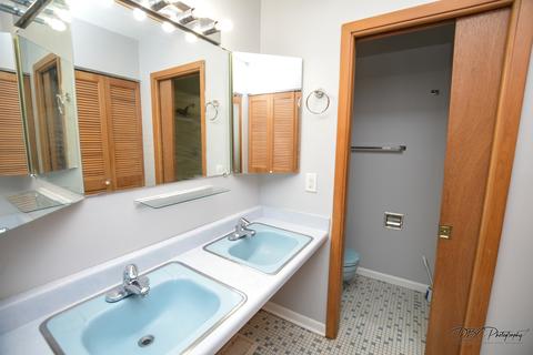 8828 Dee Rd #A, Des Plaines, IL 60016 photo 15