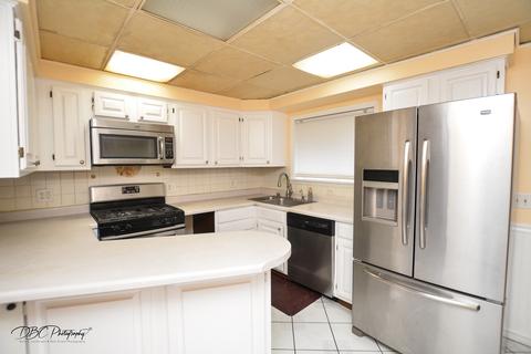 8828 Dee Rd #A, Des Plaines, IL 60016 photo 10