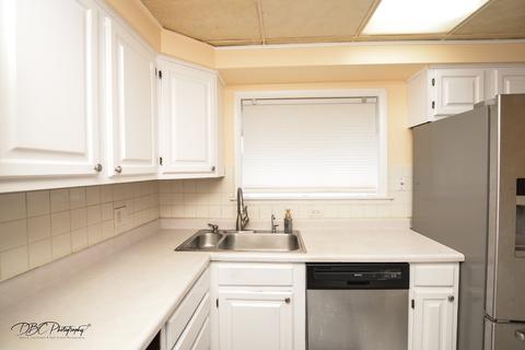 8828 Dee Rd #A, Des Plaines, IL 60016 photo 12