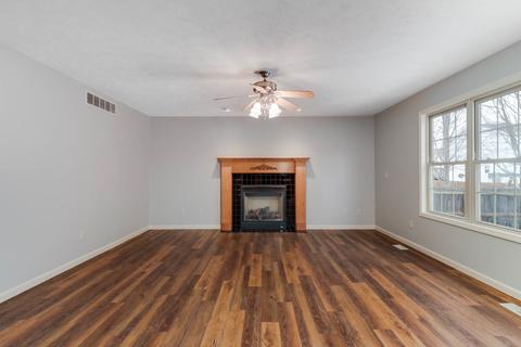 2 Tralee Ct, Bloomington, IL 61704 photo 7
