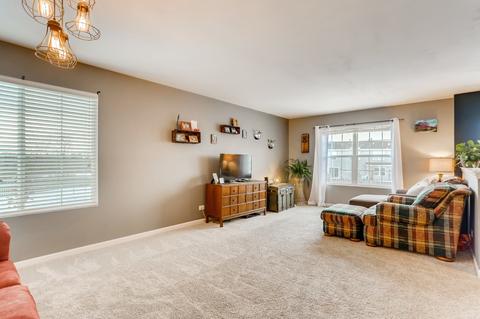 1810 Ruby Dr, Pingree Grove, IL 60140 photo 3