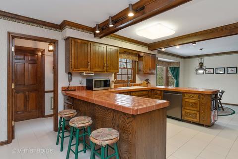 1383 Deep Run Rd, Naperville, IL 60540 photo 5