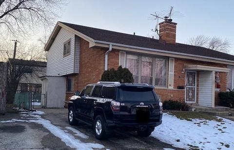 9430 N Parkside Dr, Des Plaines, IL 60016 photo 2