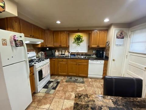 9430 N Parkside Dr, Des Plaines, IL 60016 photo 7