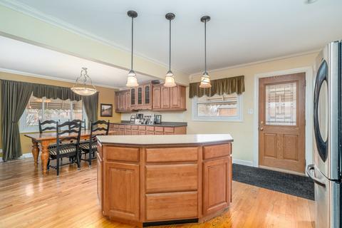 8448 Lorel Ave, Burbank, IL 60459 photo 5