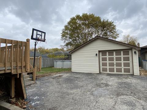7633 Odell Ave, Bridgeview, IL 60455 photo 4