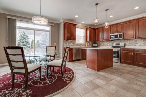 303 Comstock Dr, Elgin, IL 60124 photo 12