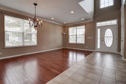 303 Comstock Dr, Elgin, IL 60124 photo 7