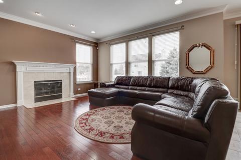 303 Comstock Dr, Elgin, IL 60124 photo 14