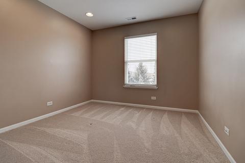 303 Comstock Dr, Elgin, IL 60124 photo 22