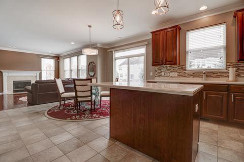 303 Comstock Dr, Elgin, IL 60124 photo 10