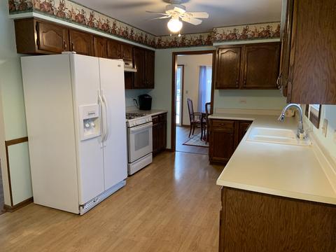 805 Francine Dr, Bartlett, IL 60103 photo 3