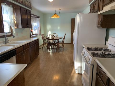 805 Francine Dr, Bartlett, IL 60103 photo 4