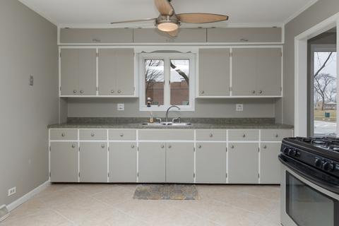 4621 S Clyde Ave, Lyons, IL 60534 photo 8