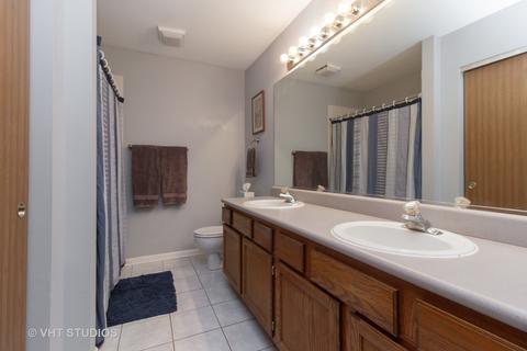 1300 Brunswick Ct, Elgin, IL 60120 photo 10