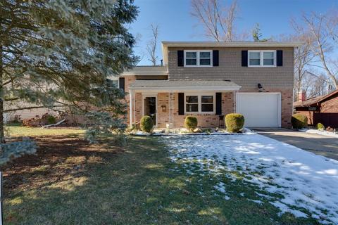 15 Lateer Dr, Normal, IL 61761 photo 2