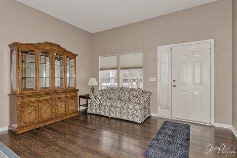31577 N Pineview Blvd, Lakemoor, IL 60051 photo 2