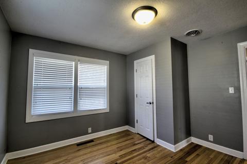 650 E Grant St, Watseka, IL 60970 photo 5