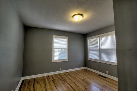 650 E Grant St, Watseka, IL 60970 photo 4