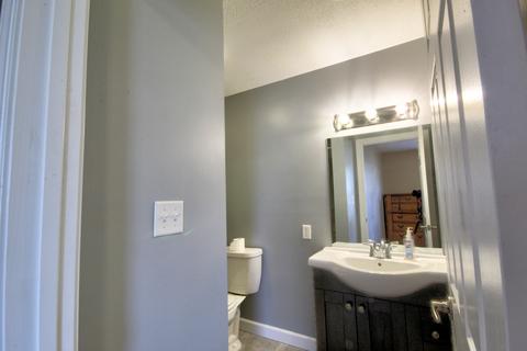 650 E Grant St, Watseka, IL 60970 photo 8