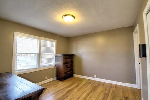 650 E Grant St, Watseka, IL 60970 photo 9