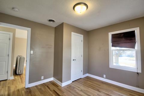 650 E Grant St, Watseka, IL 60970 photo 3