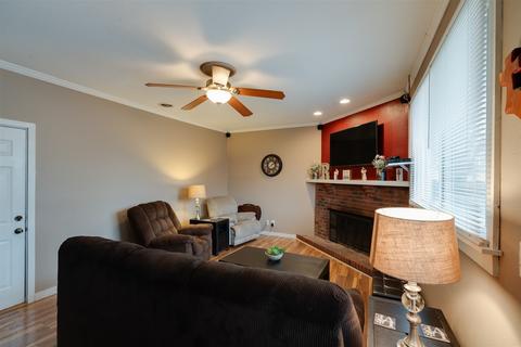 104 E High St, White Heath, IL 61884 photo 11