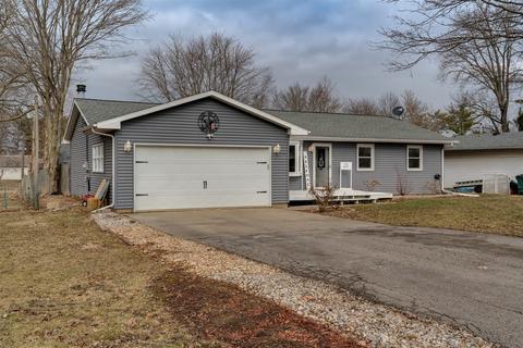 104 E High St, White Heath, IL 61884 photo 2