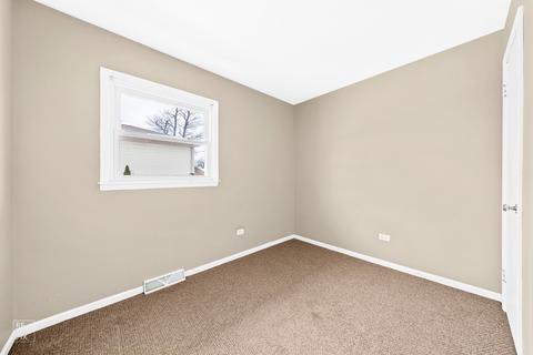 811 E 152nd St, Phoenix, IL 60426 photo 14