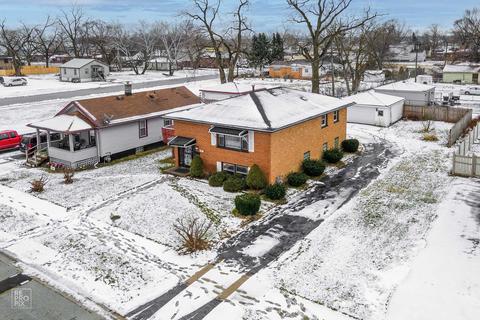 811 E 152nd St, Phoenix, IL 60426 photo 2