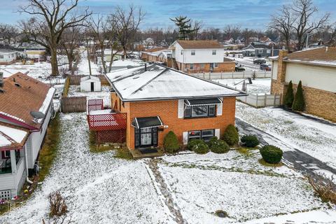 811 E 152nd St, Phoenix, IL 60426 photo 1