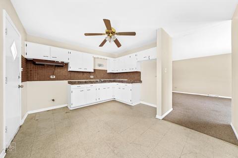 811 E 152nd St, Phoenix, IL 60426 photo 9