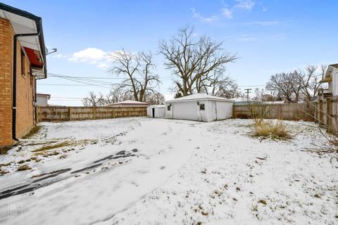 811 E 152nd St, Phoenix, IL 60426 photo 20
