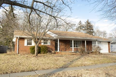 1208 Devonshire Dr, Champaign, IL 61821 photo 1
