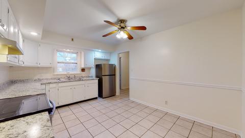 1208 Devonshire Dr, Champaign, IL 61821 photo 13