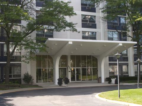 9009 Golf Rd #4E, Des Plaines, IL 60016 photo 1