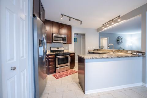 115 Dickens Trl, Elgin, IL 60120 photo 3