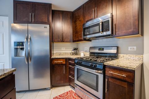 115 Dickens Trl, Elgin, IL 60120 photo 2