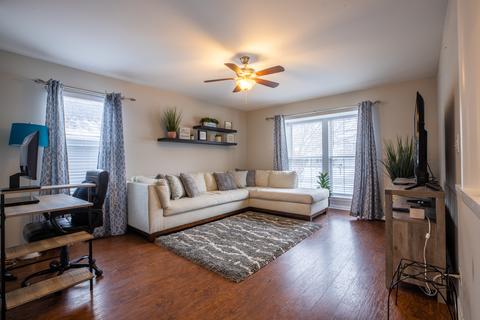115 Dickens Trl, Elgin, IL 60120 photo 4