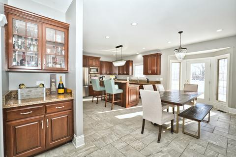 639 Hamilton Ct, Bartlett, IL 60103 photo 8
